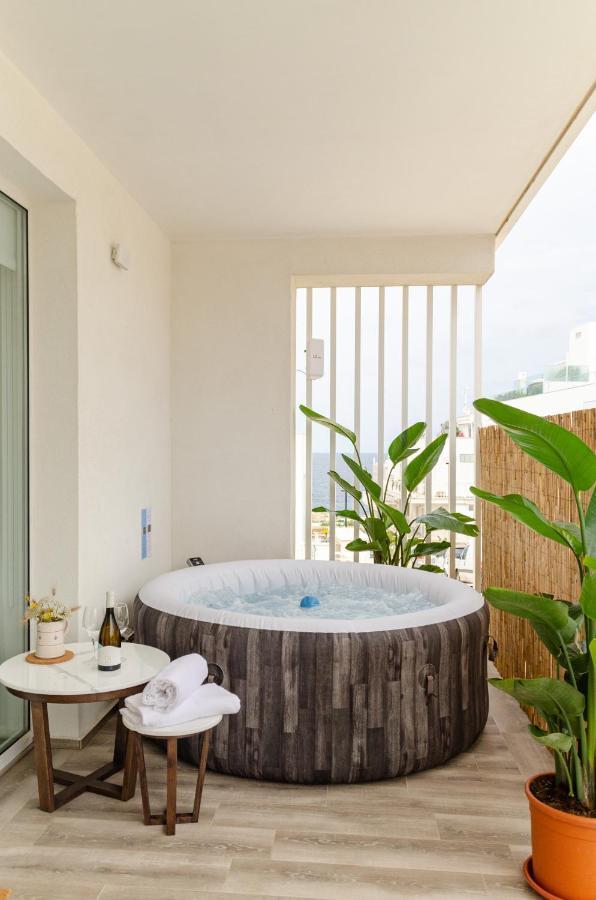 Apartmán Apulialux Seaview Prestige Apt / Jacuzzi + Parking Polignano a Mare Exteriér fotografie